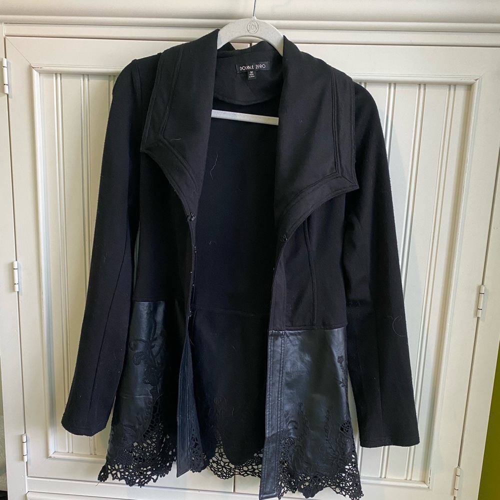Stylish Black Jacket. - image 1